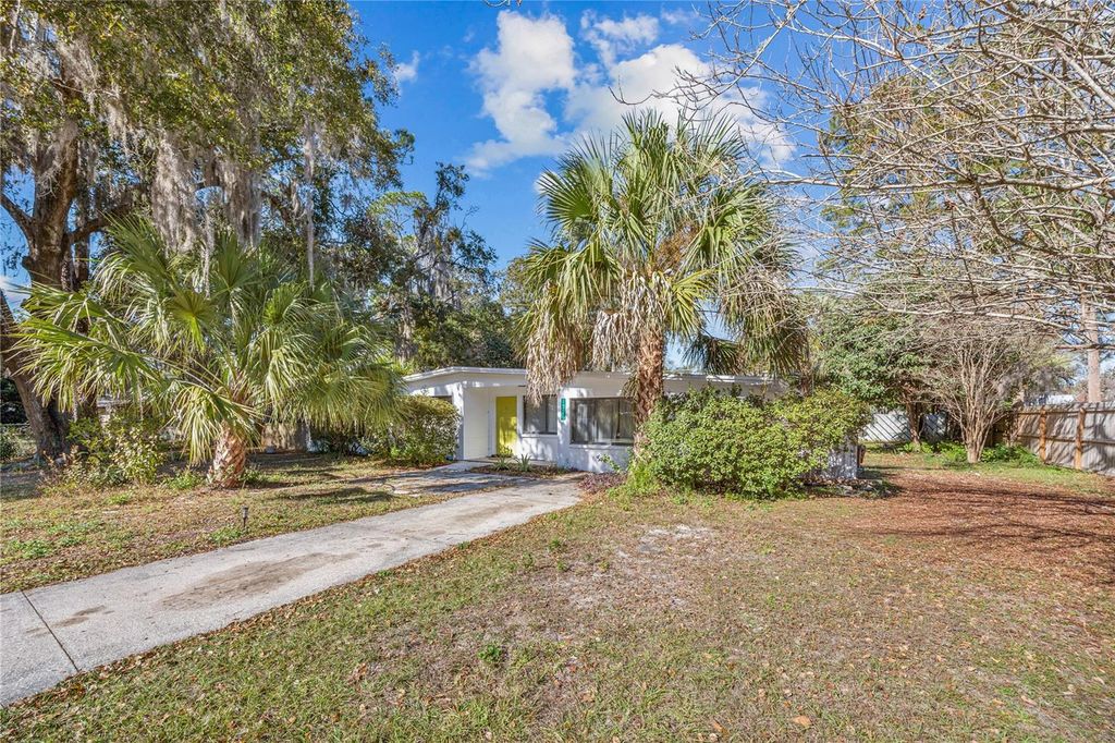 Photo of 1226 NE 17th Avenue, Gainesville, FL 32609 (MLS # GC536562)