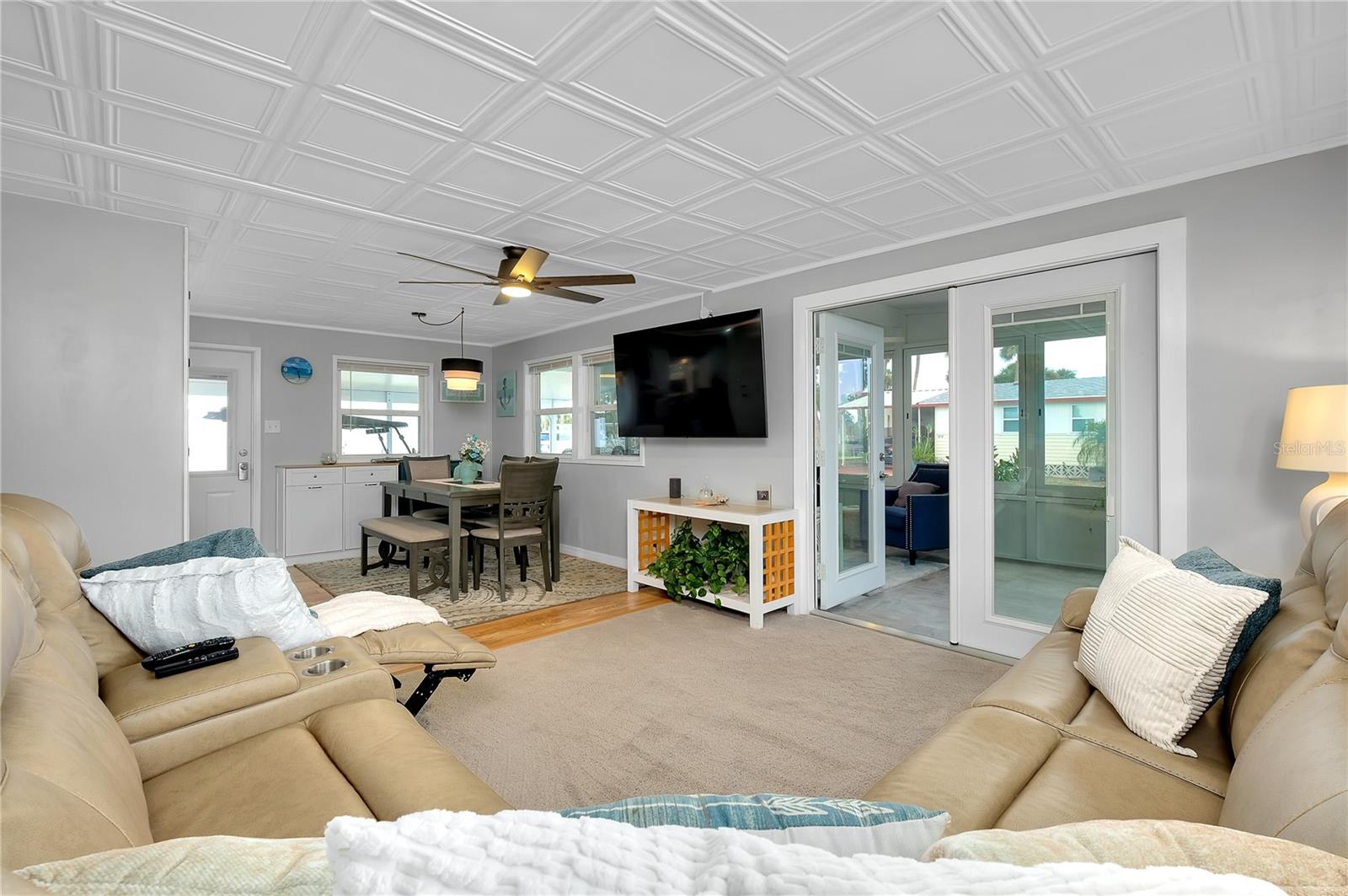 VENICE ISLE - Residential