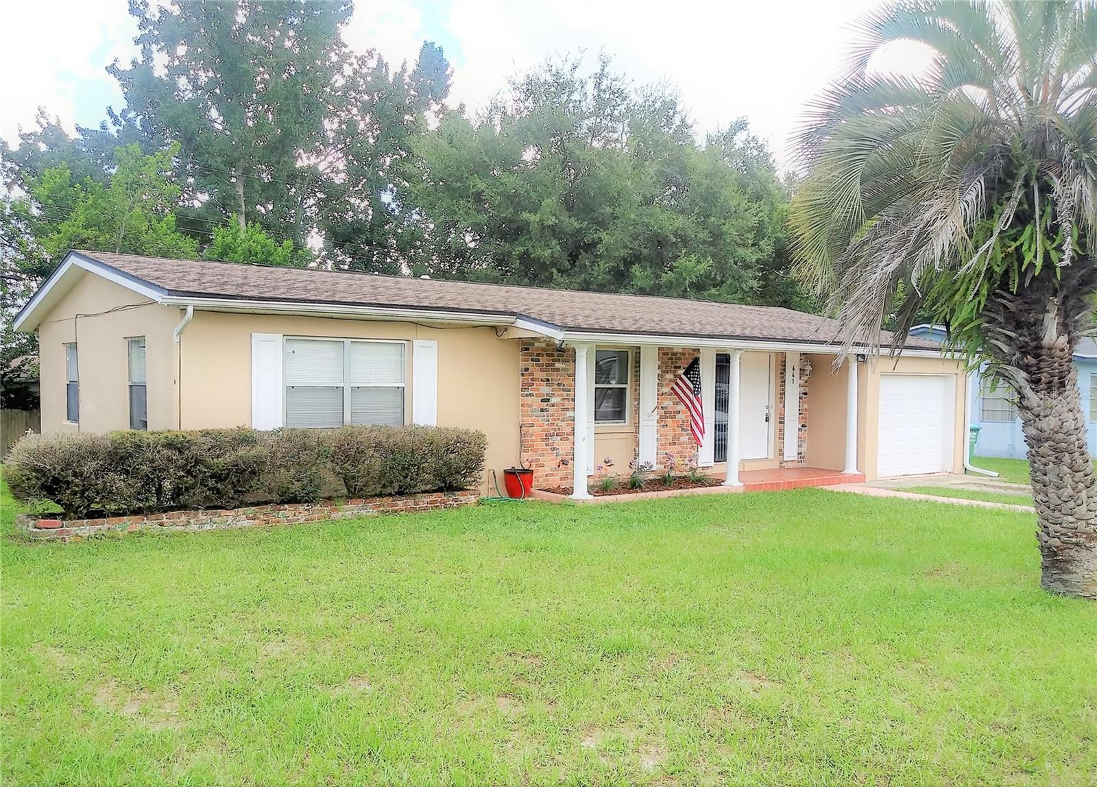 This 3 bedroom 1.5 bath with one car garage is super clean. All tile thru out. Ceiling fans in every room.
Nice private yard, with open patio. Close to all major highways. Property is partially fenced.
Looking for 1st month rent $ 1,595.00 & security $ 2,000.00
Small pets are ok. there are pet restrictions.
