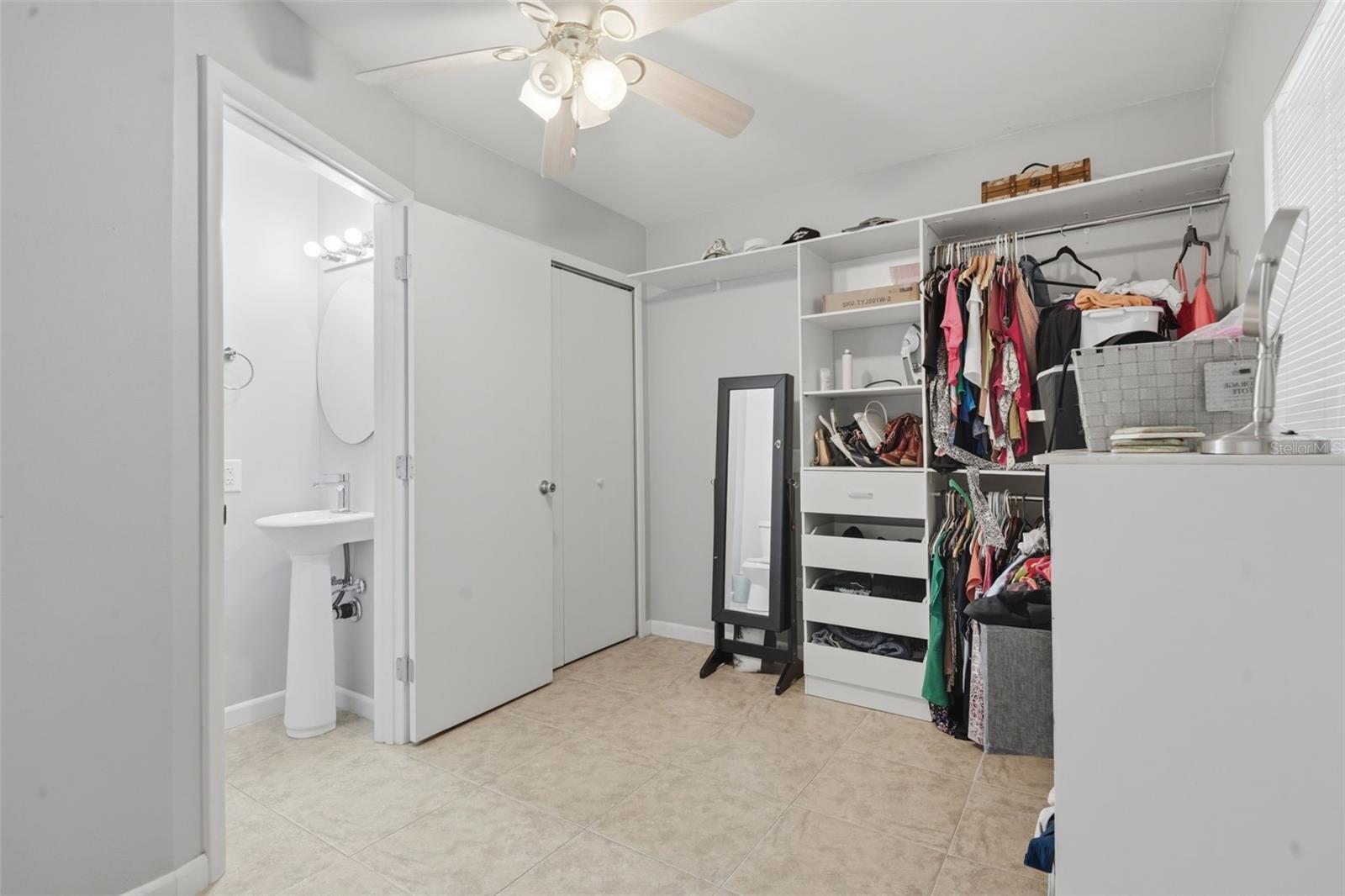 DEBARY S OF HIGHBANKS W OF 17 - Residential