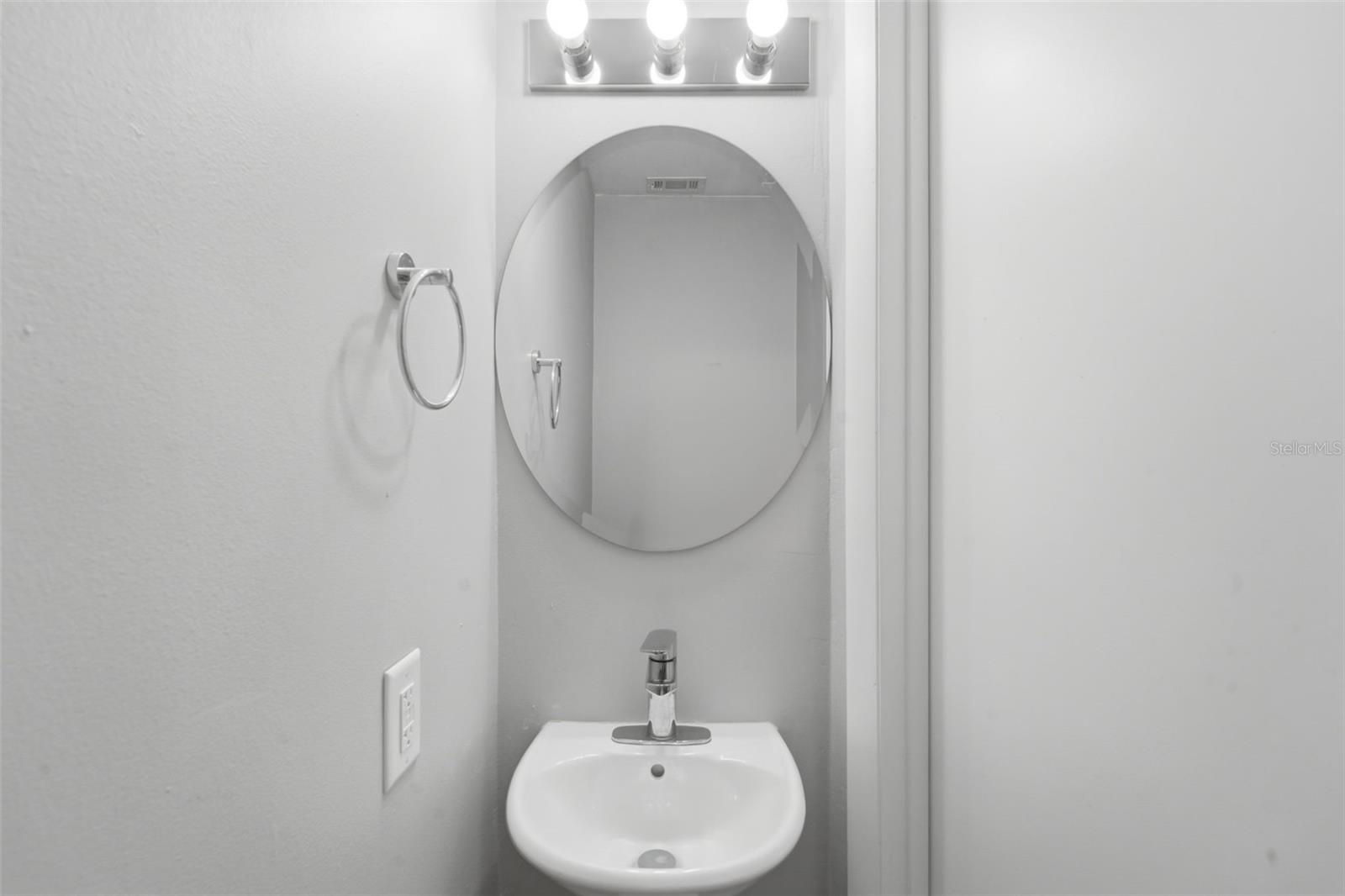 DEBARY S OF HIGHBANKS W OF 17 - Residential