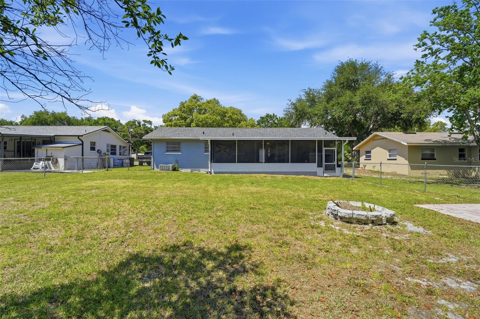 DEBARY S OF HIGHBANKS W OF 17 - Residential