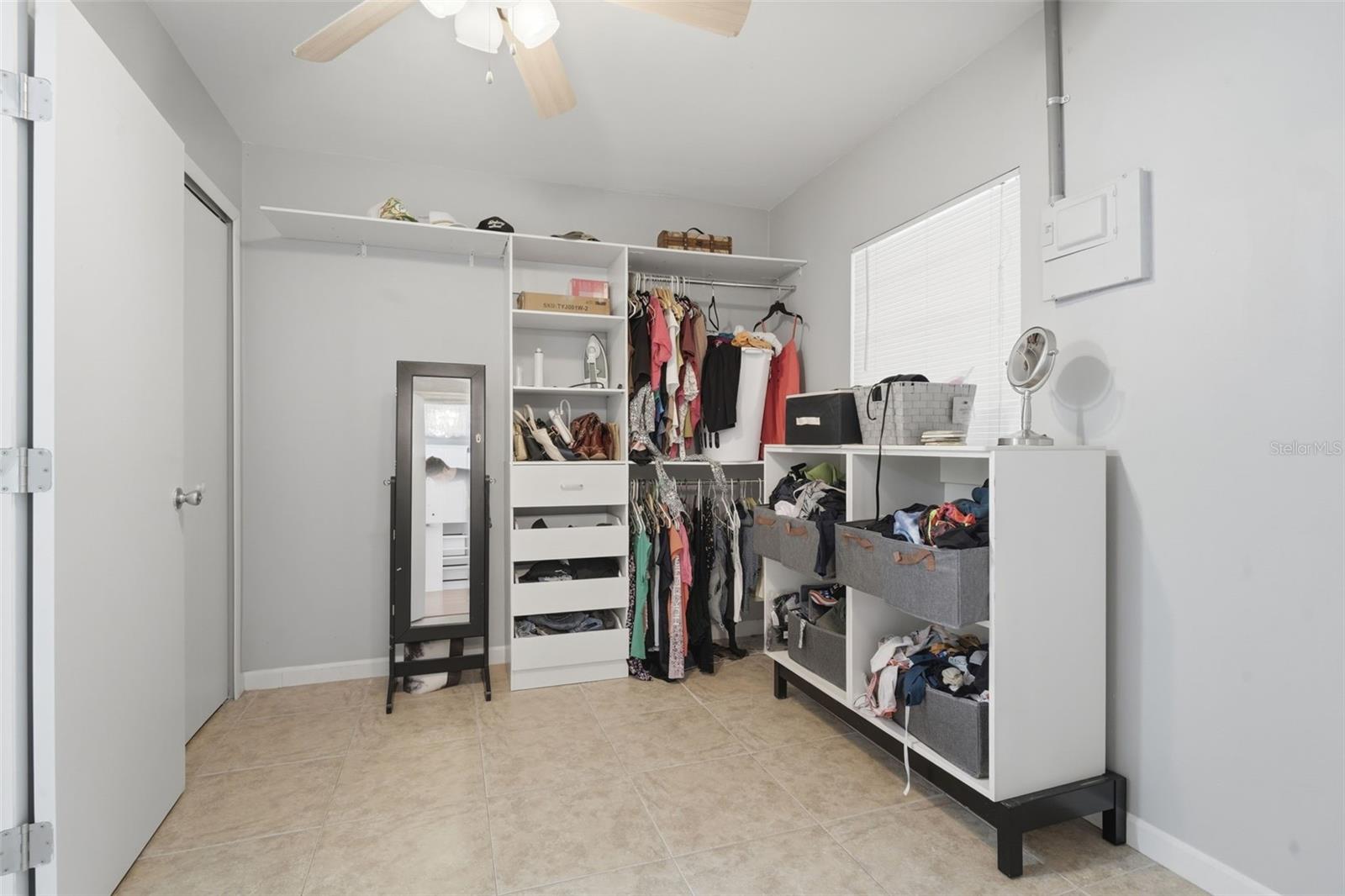 DEBARY S OF HIGHBANKS W OF 17 - Residential