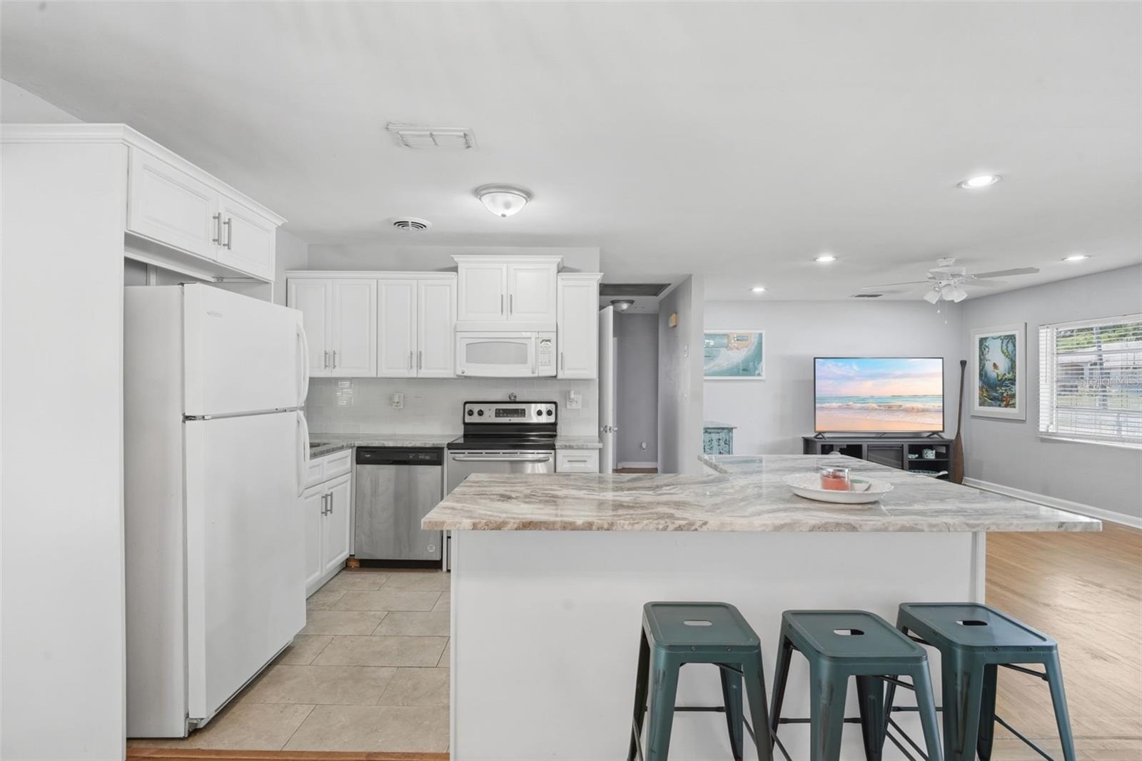 DEBARY S OF HIGHBANKS W OF 17 - Residential