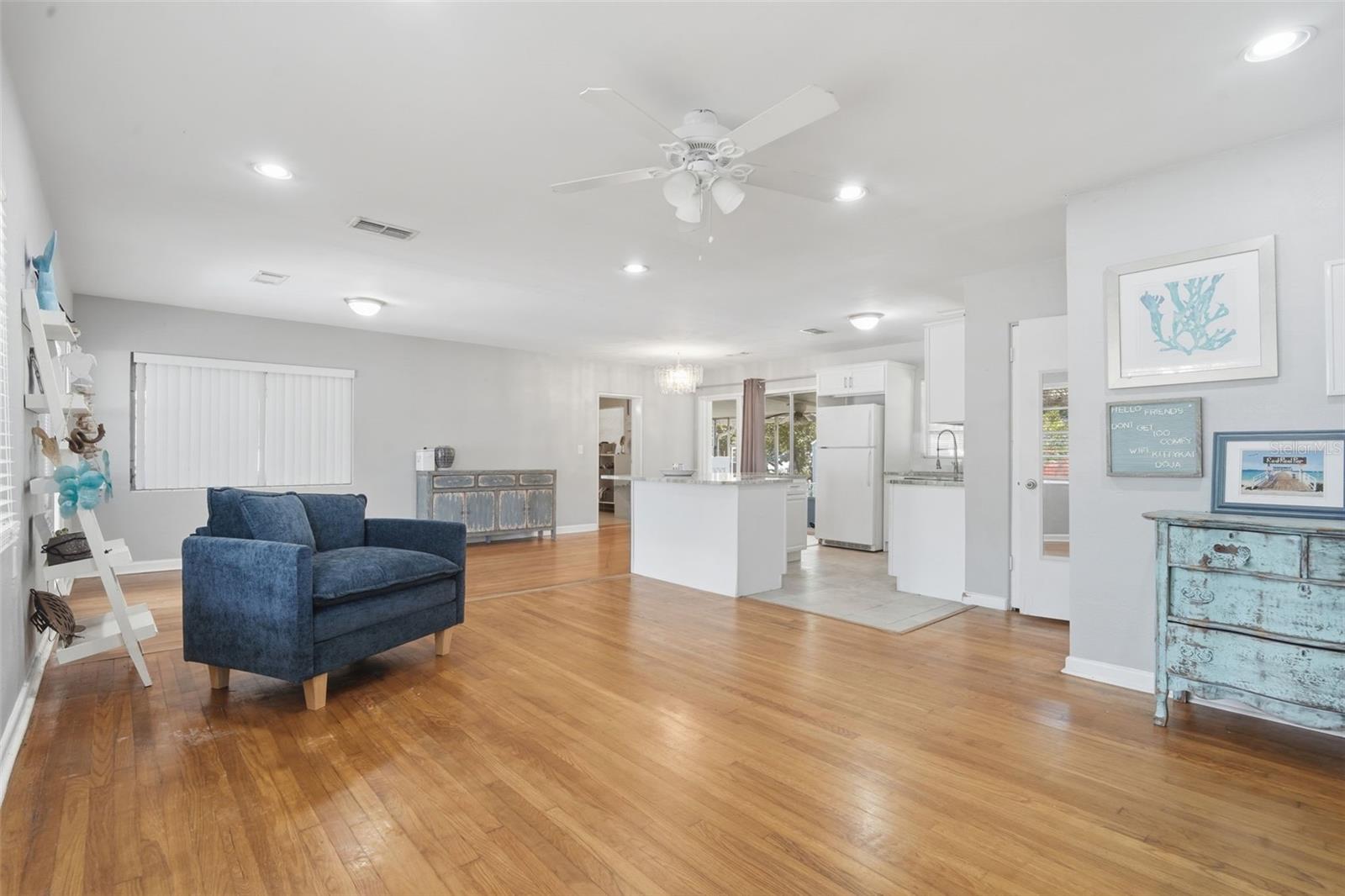 DEBARY S OF HIGHBANKS W OF 17 - Residential