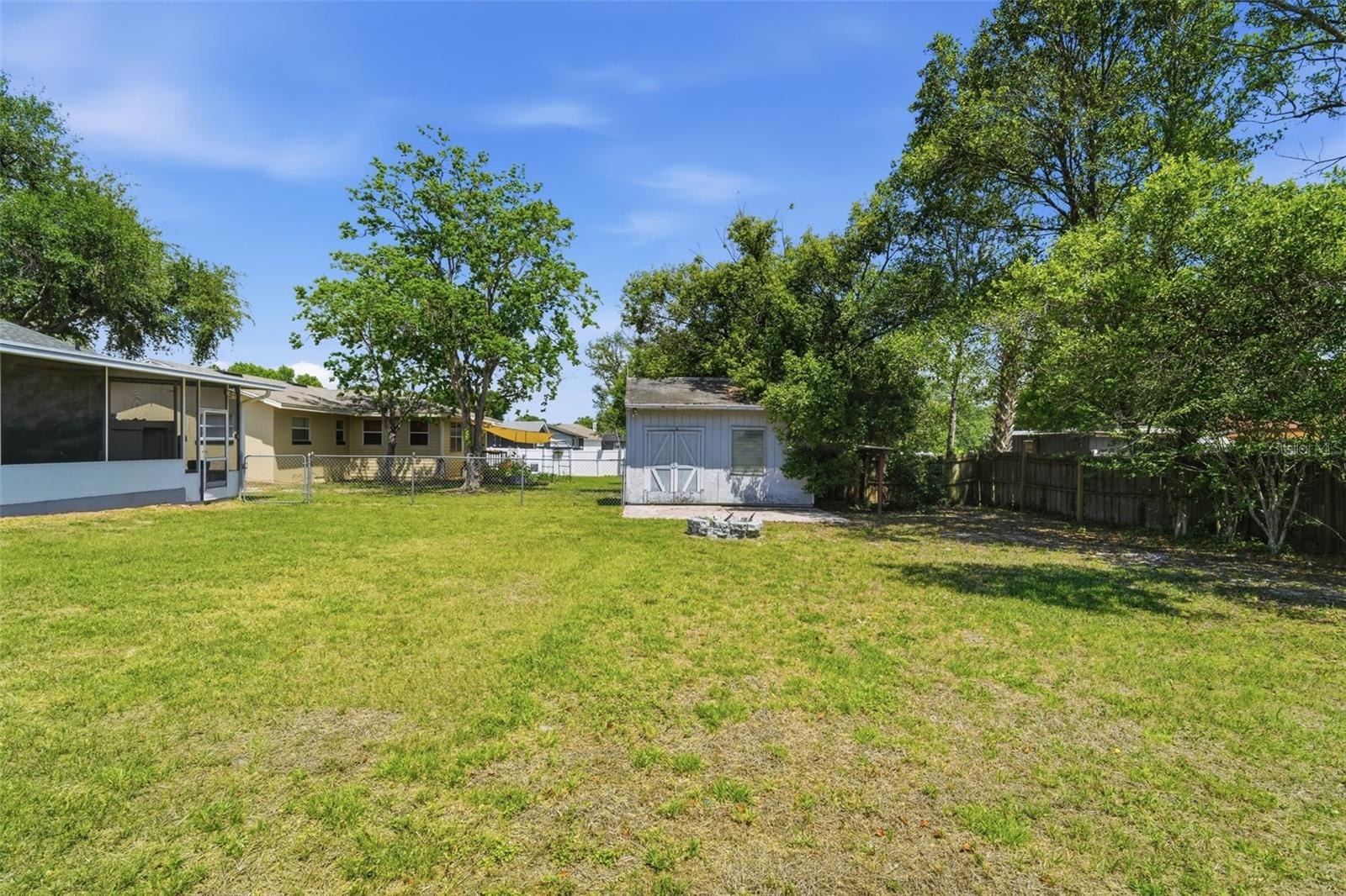 DEBARY S OF HIGHBANKS W OF 17 - Residential