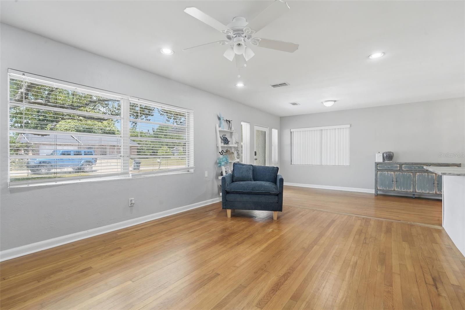 DEBARY S OF HIGHBANKS W OF 17 - Residential