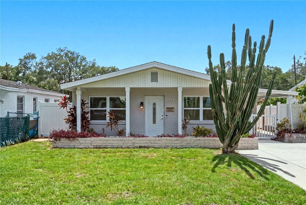 Photo of 6810 Livingston Avenue N, St Petersburg, FL 33702 (MLS # TB8524047)