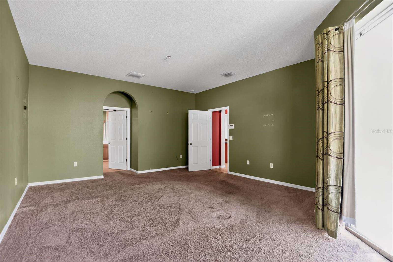 CRYSTAL COVE - Residential