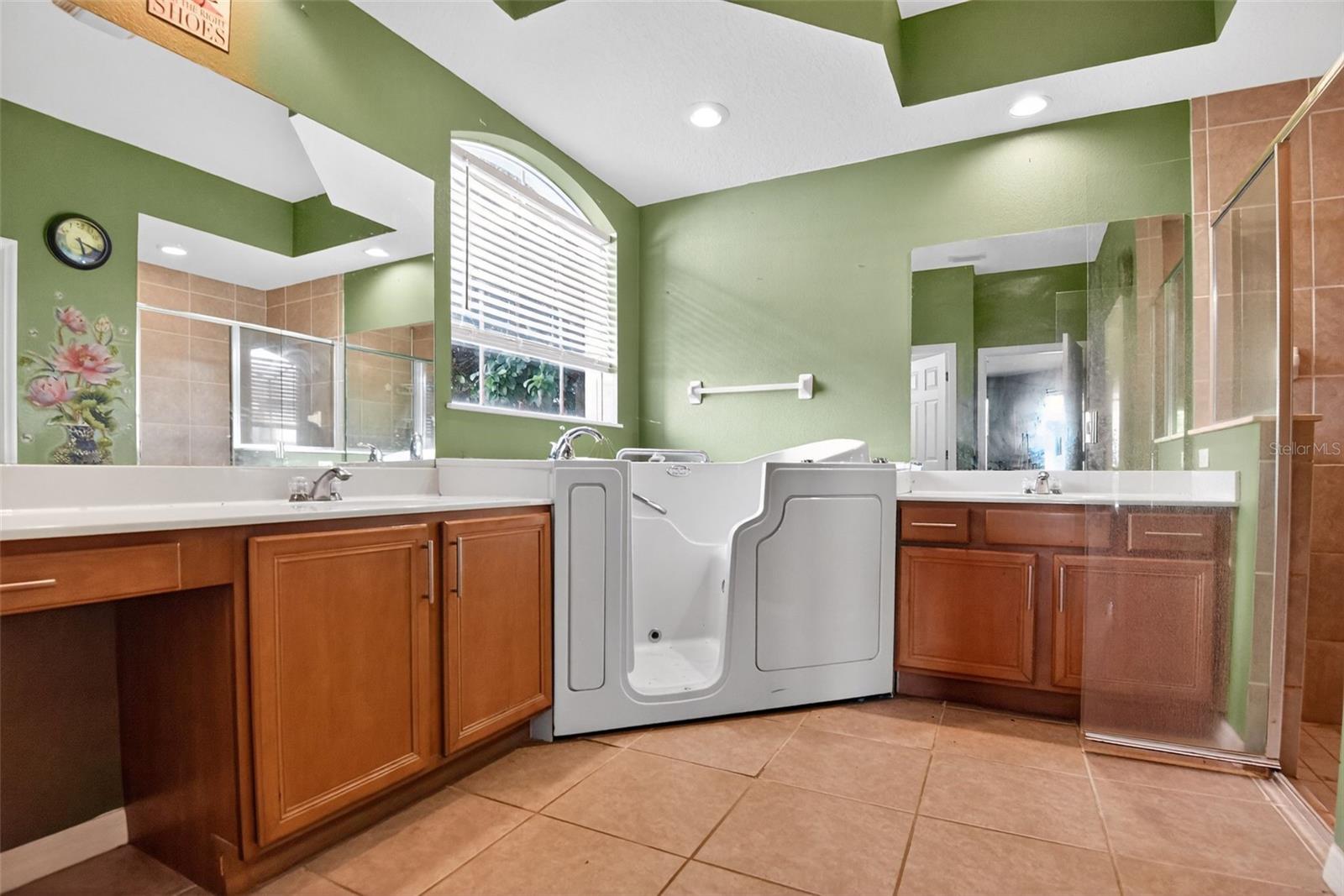 CRYSTAL COVE - Residential