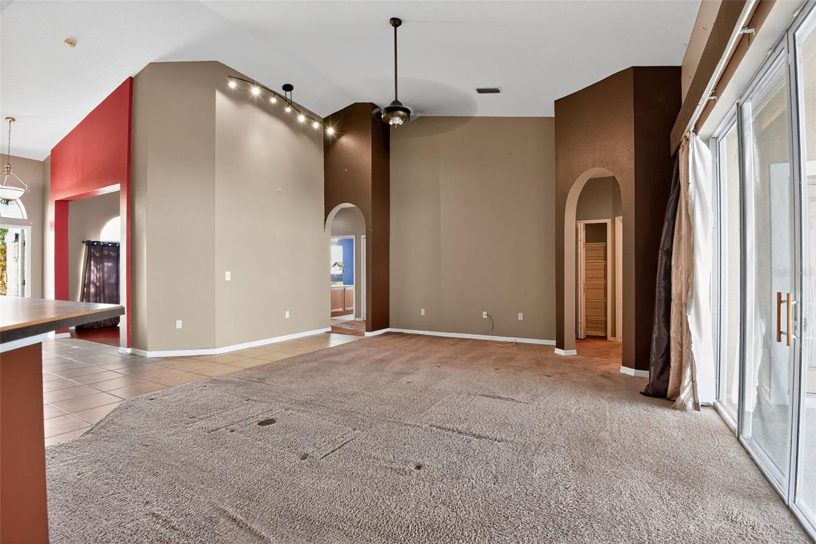 CRYSTAL COVE - Residential