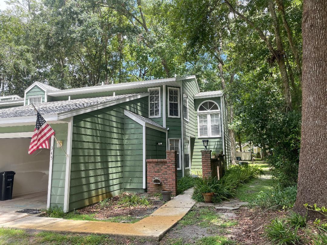 A two Bedroom two Bathroom Two Story with Garage. Located between , The University Of Florida and I-75.
Ready to move in. Play Tennis,Swim ,Take a walk, Go Work out at GHF after you get your membership. Words can't describe this unit its a must see especially at this very attractive price, Beautiful Trees, Song Birds Galore,
When your ready just let your agent know your search is over. Thank You