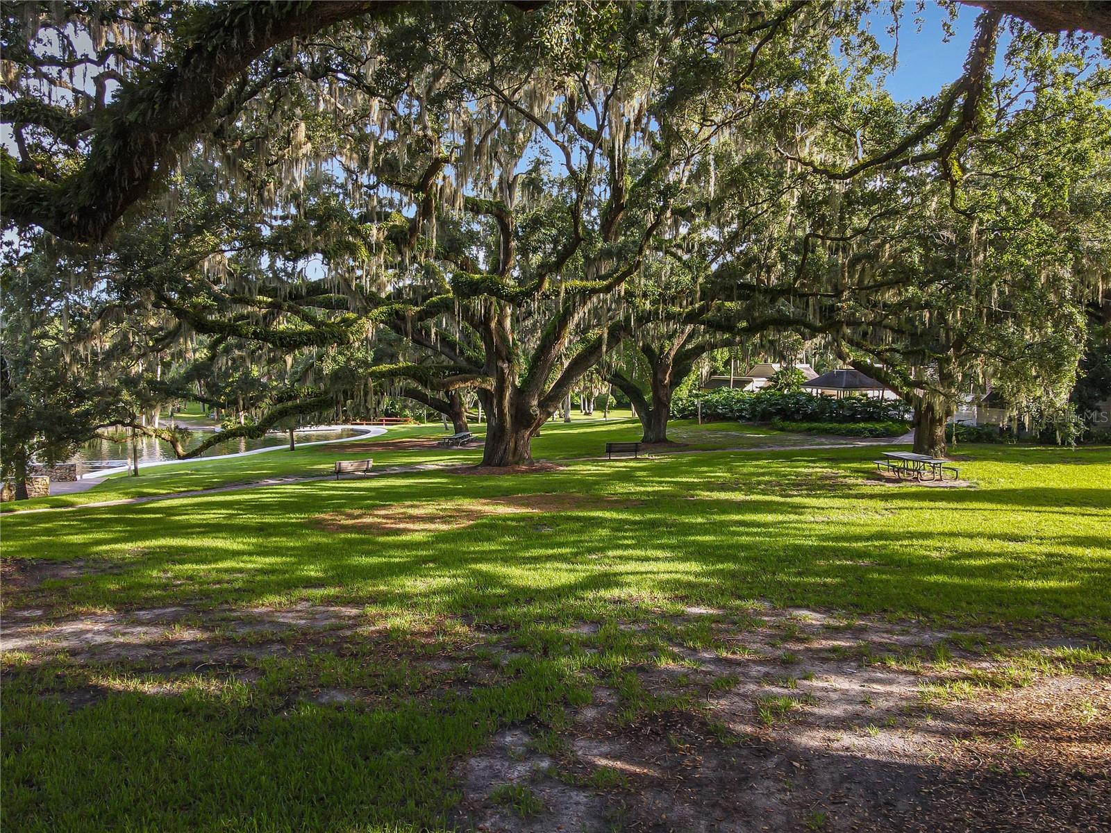 CROWN OAKS - Residential