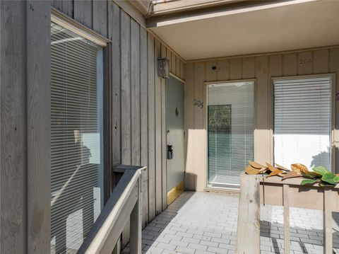 Photo of 205 Crown Oaks Way #205, Longwood, FL 32779 (MLS # O6346471)