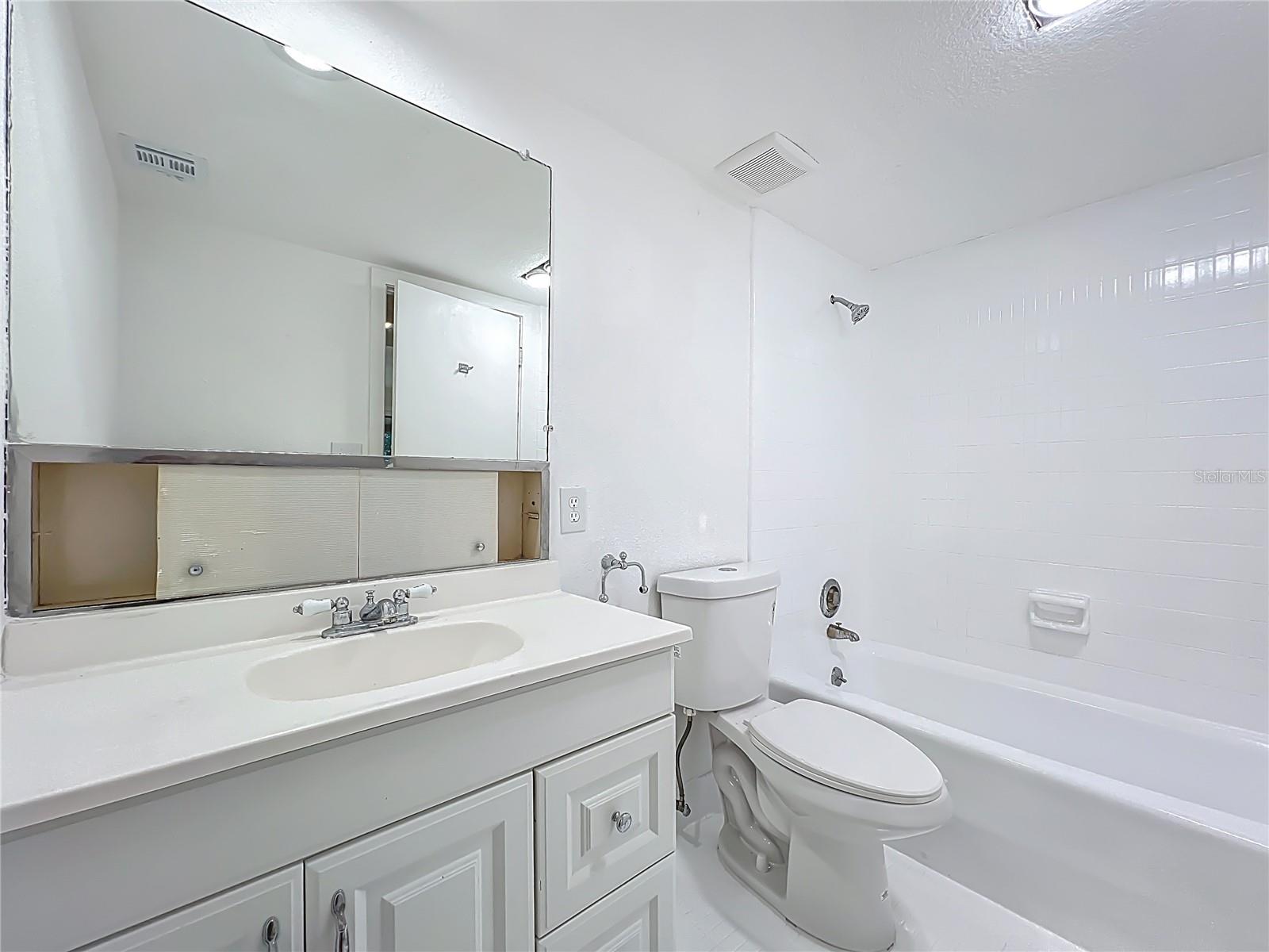 CROWN OAKS - Residential