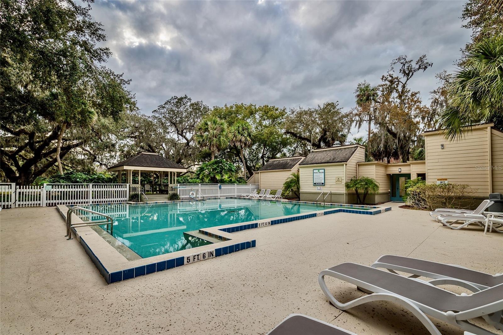 CROWN OAKS - Residential