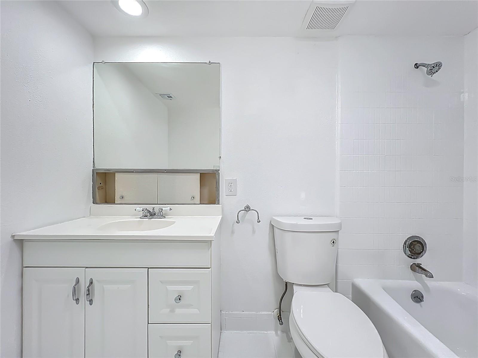 CROWN OAKS - Residential