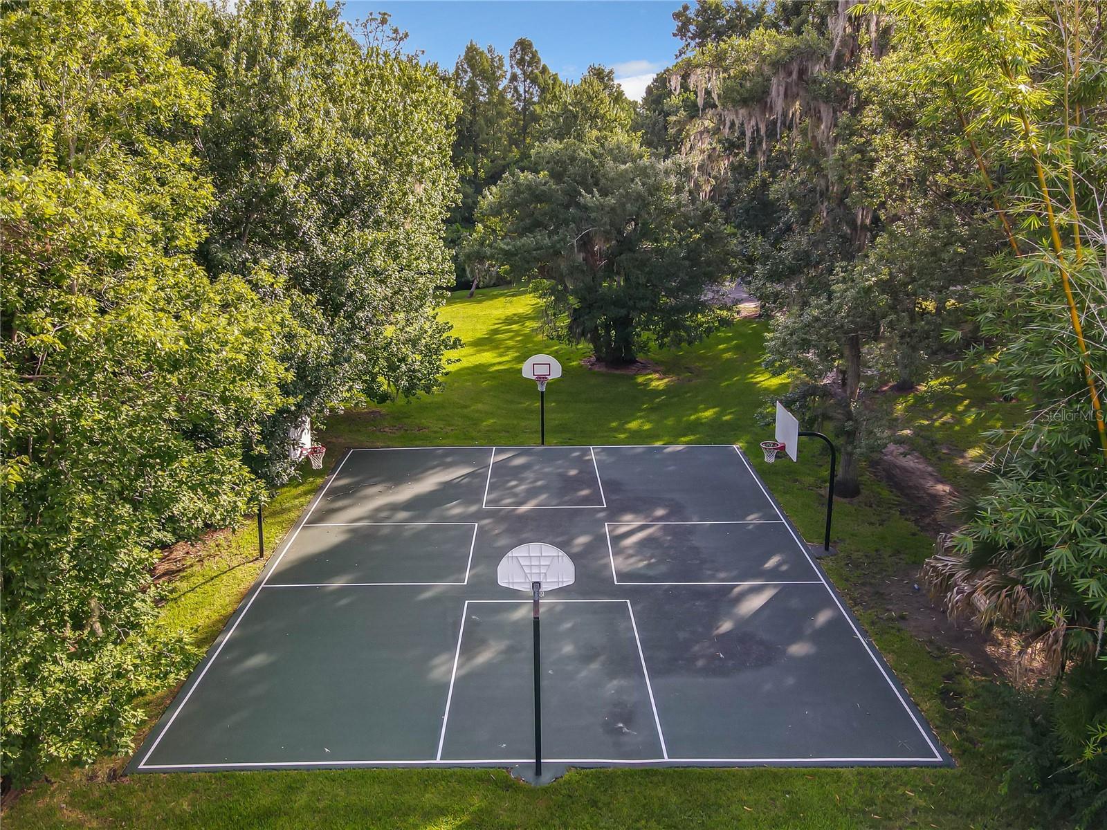 CROWN OAKS - Residential