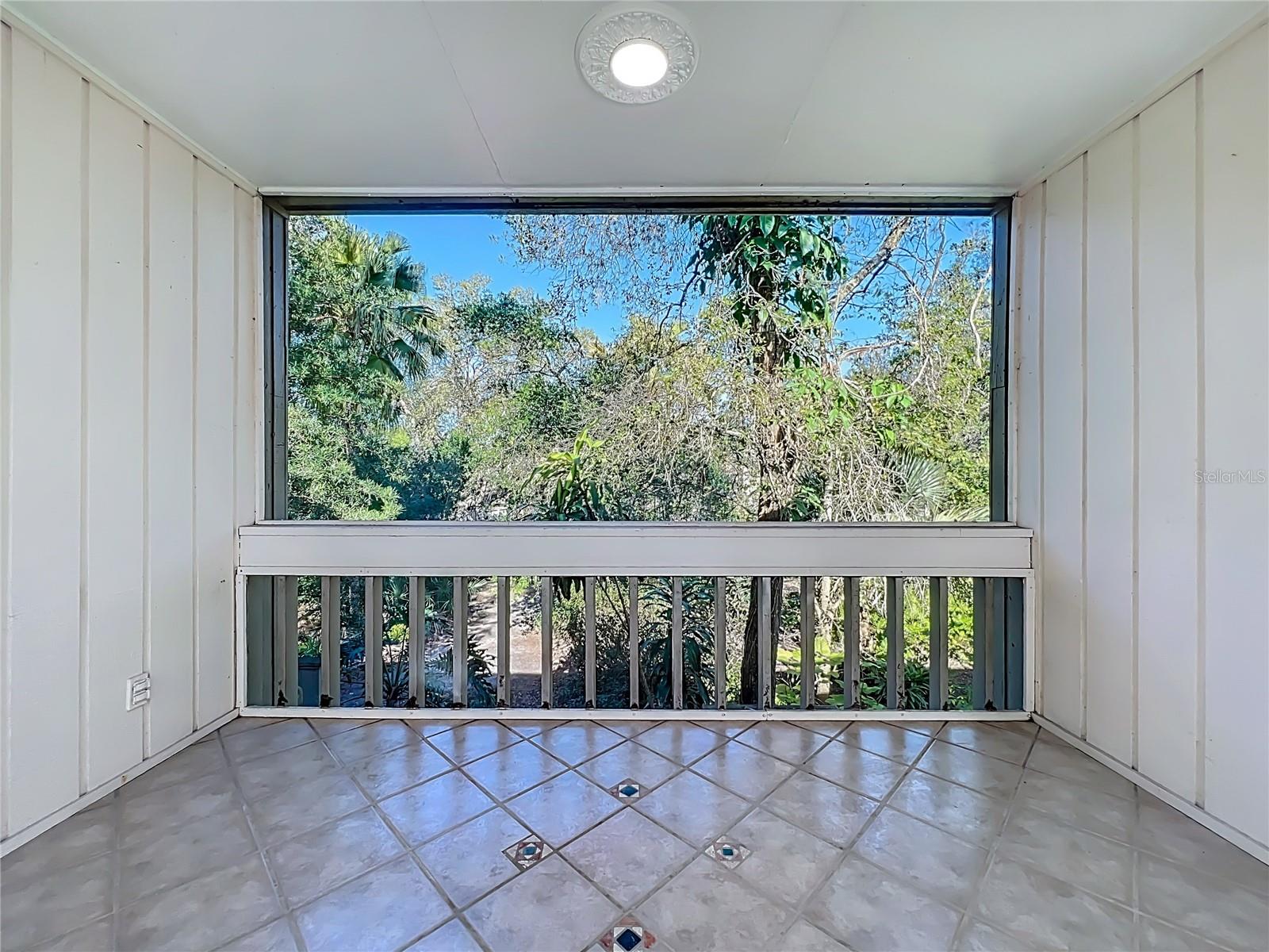 CROWN OAKS - Residential