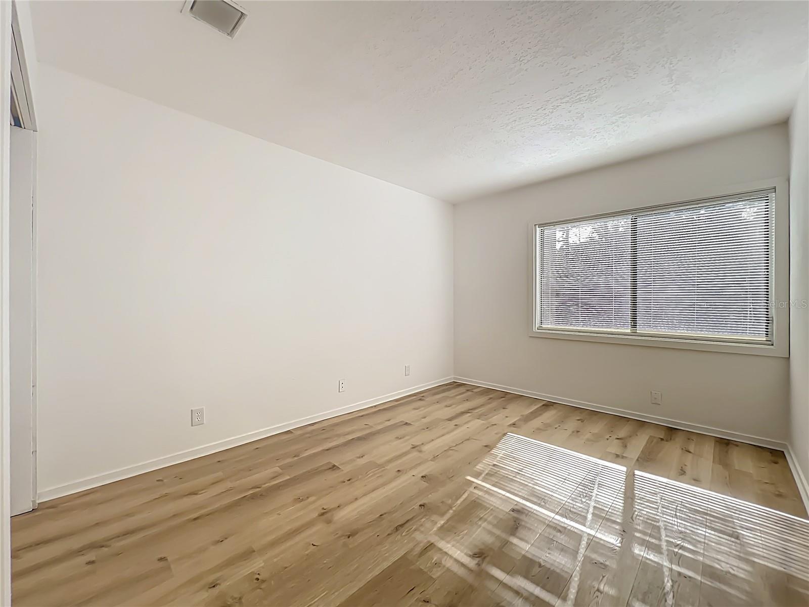 CROWN OAKS - Residential