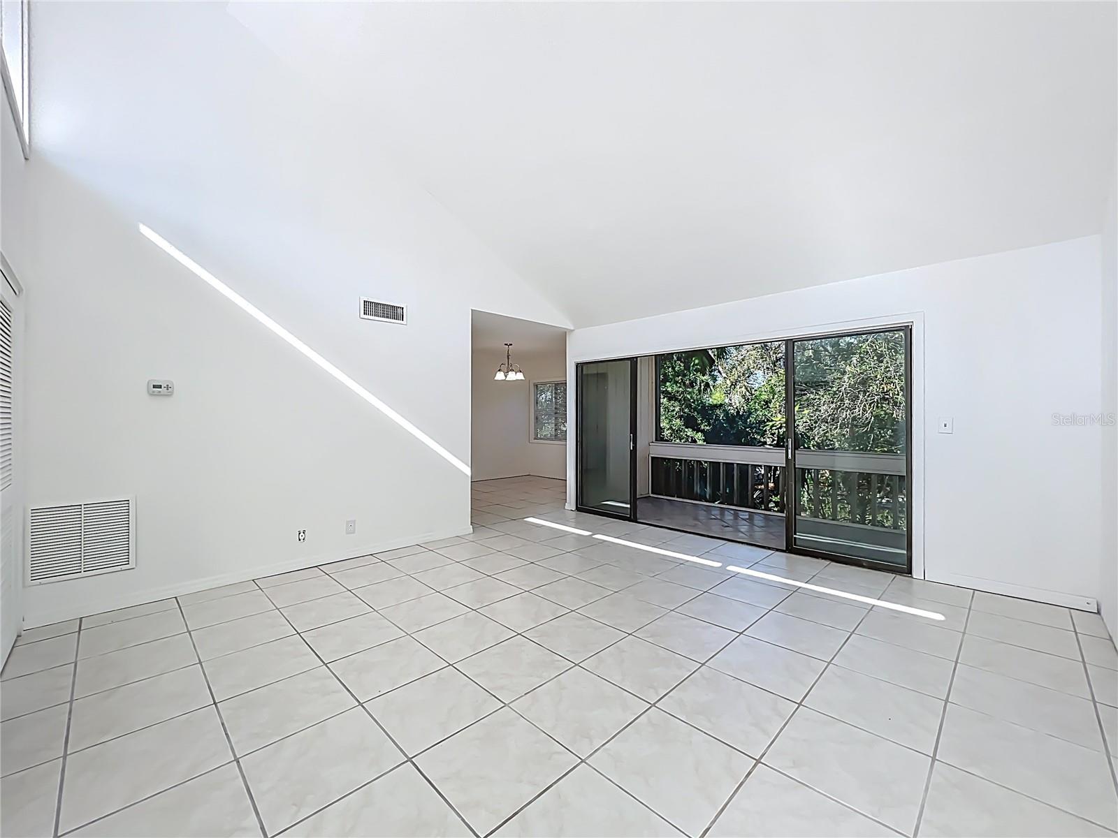 CROWN OAKS - Residential