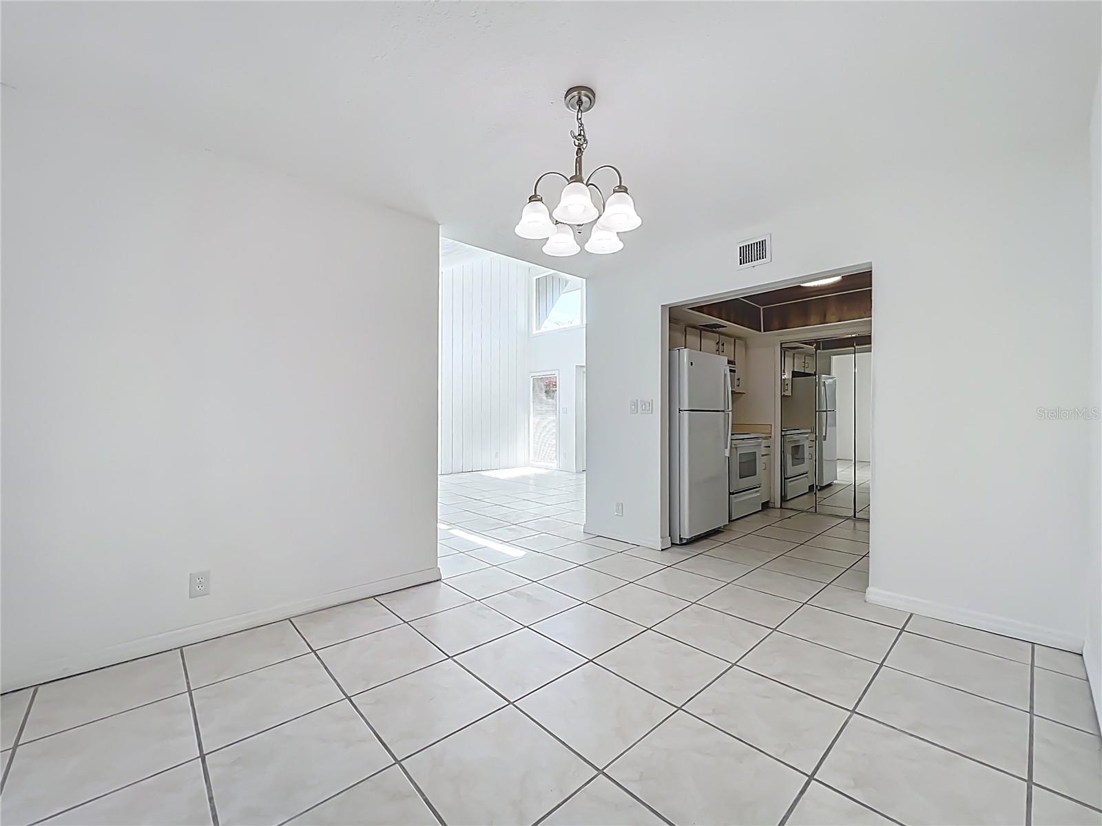 CROWN OAKS - Residential