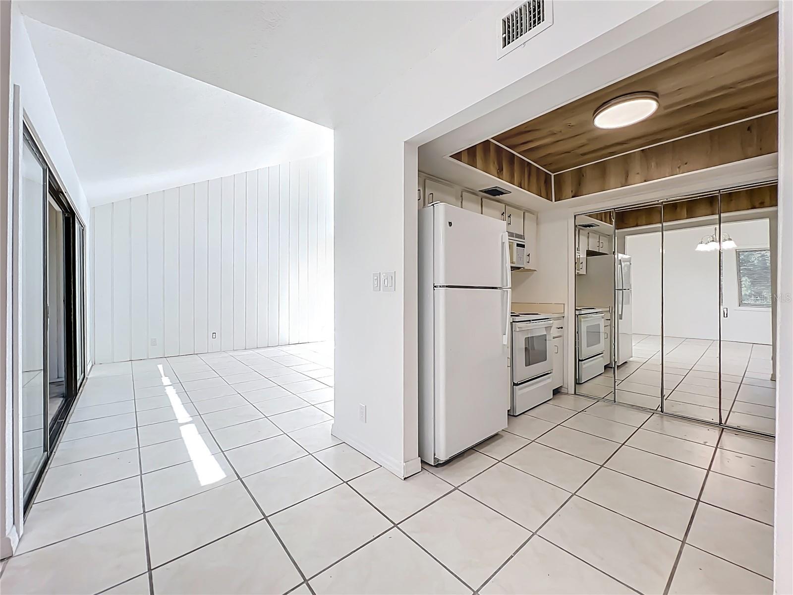 CROWN OAKS - Residential