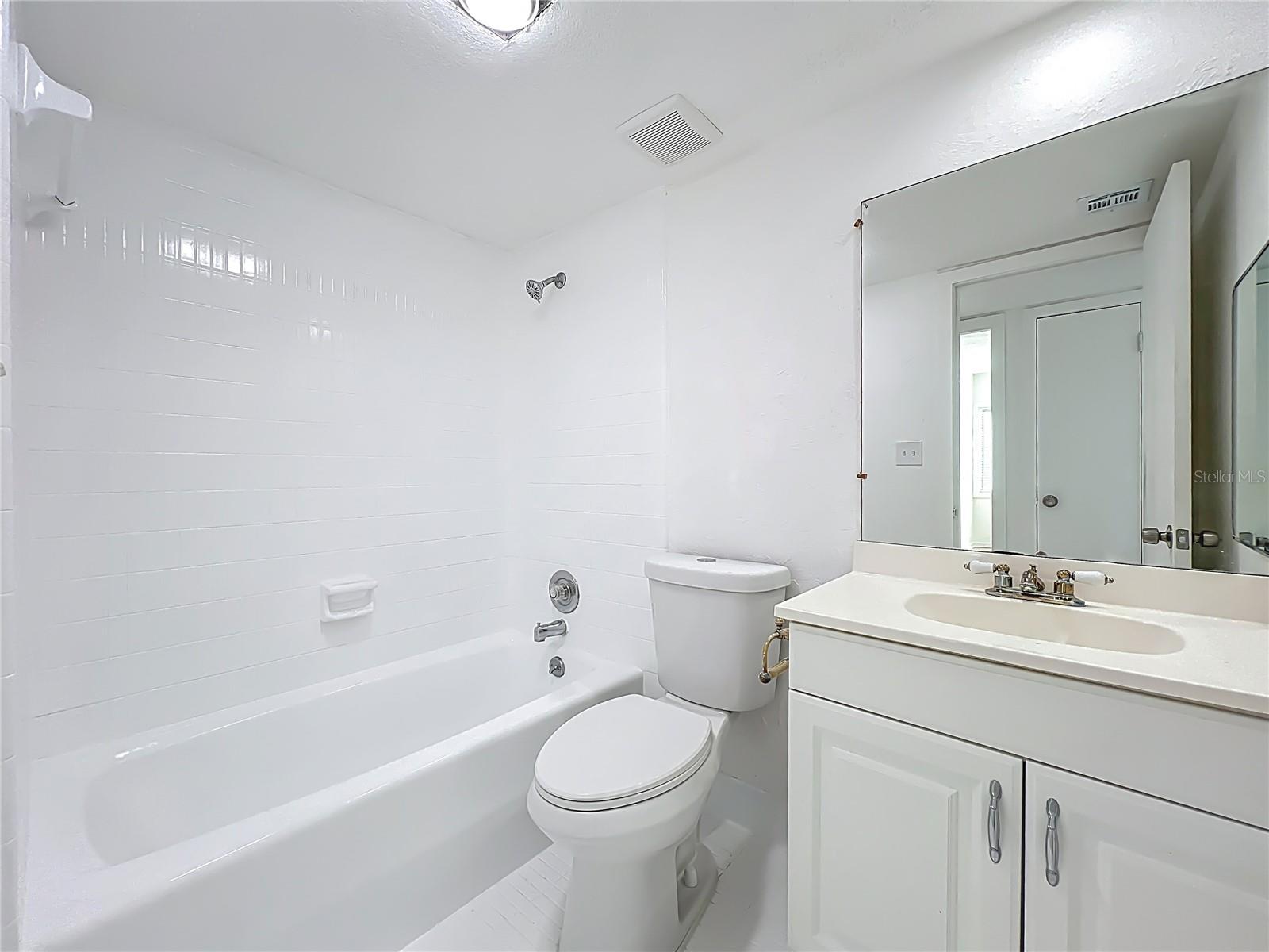 CROWN OAKS - Residential