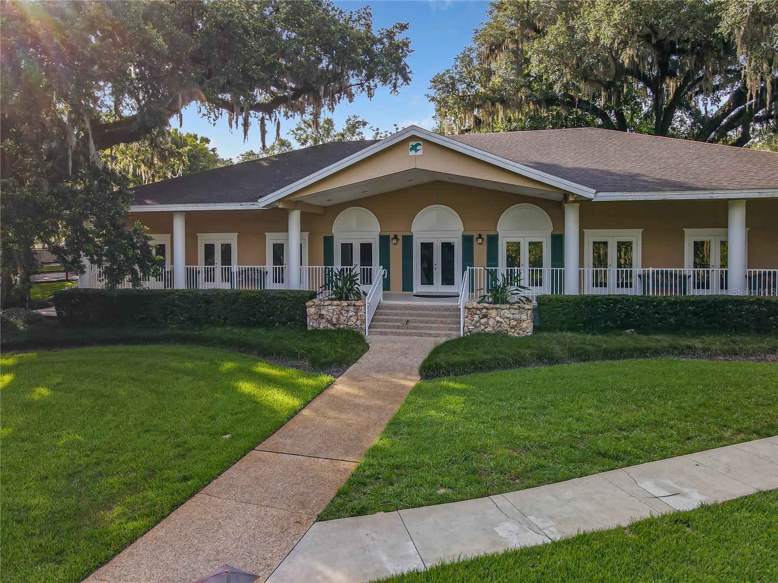 CROWN OAKS - Residential