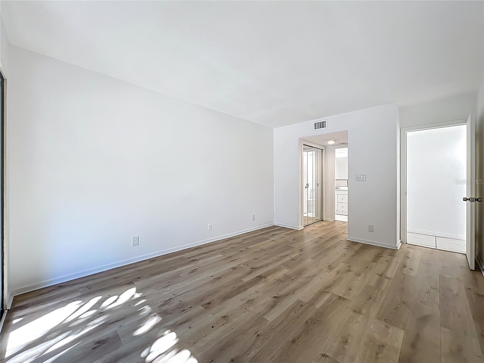 CROWN OAKS - Residential