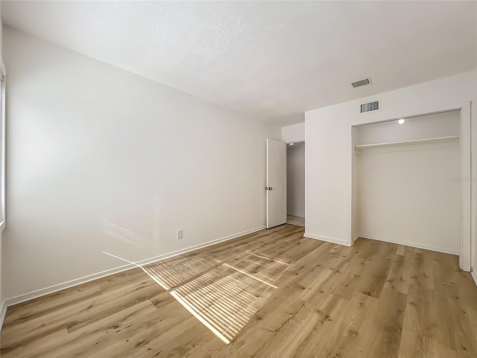 CROWN OAKS - Residential