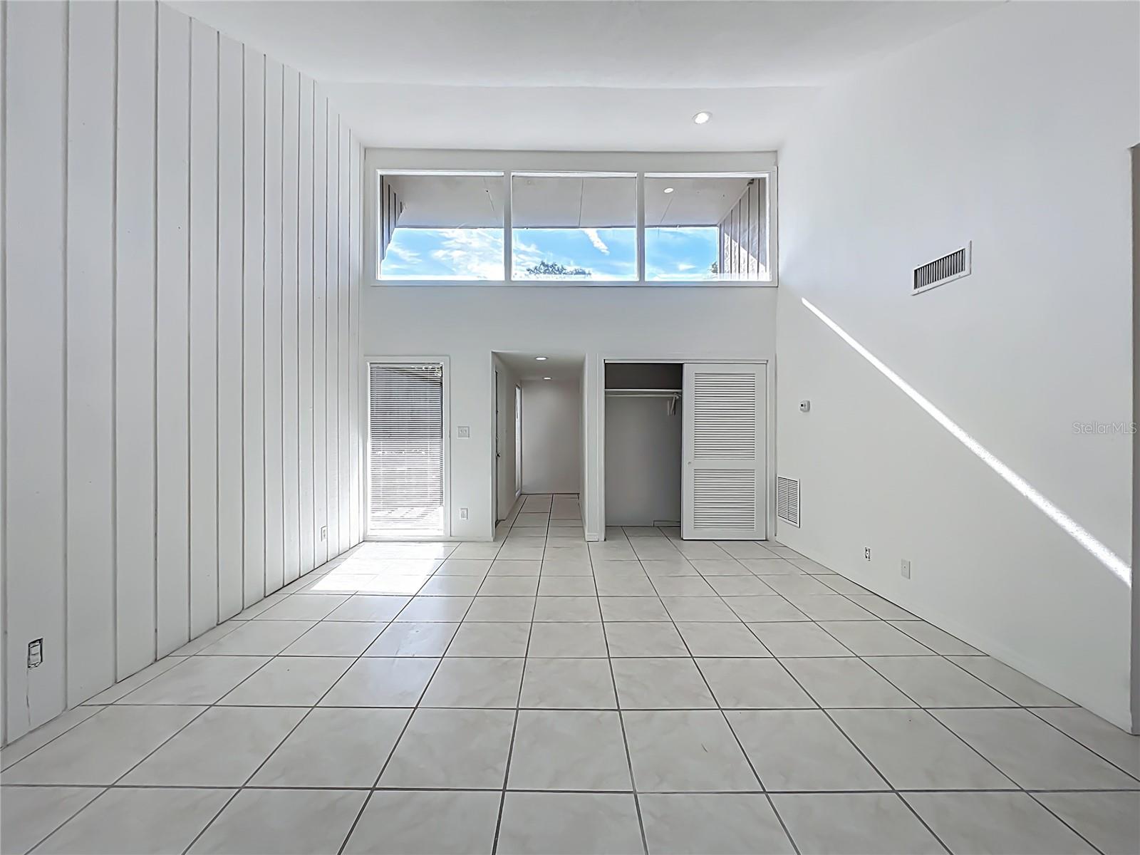 CROWN OAKS - Residential