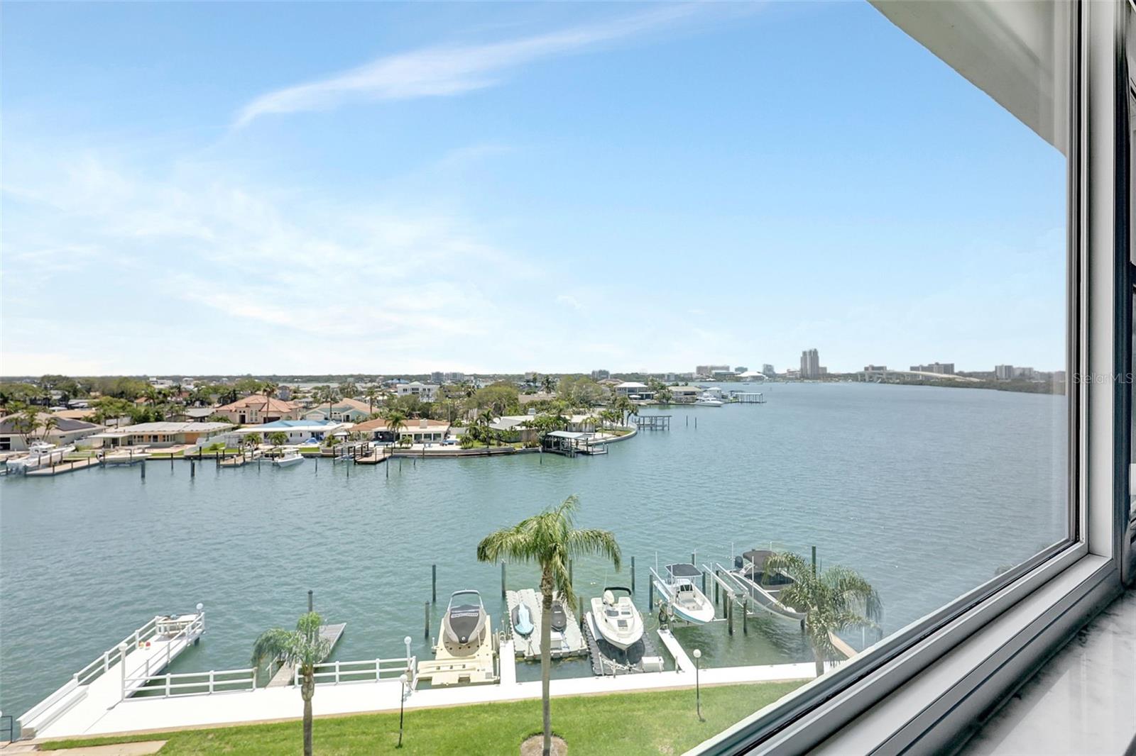 31 ISLAND WAY 406