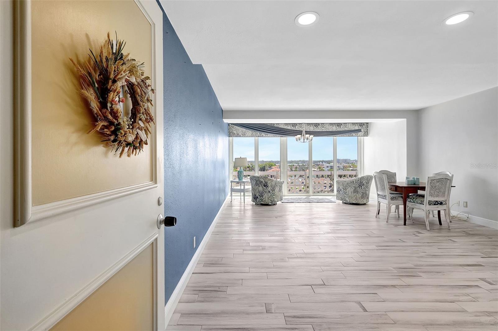 31 ISLAND WAY 406