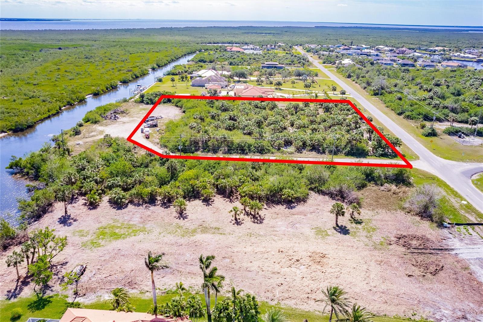 MANCHESTER ESTATES - Land