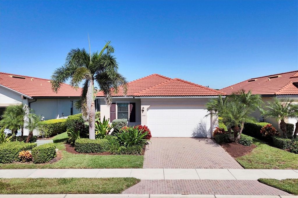 Photo of 10424 Crooked Creek Drive, Venice, FL 34293 (MLS # N6140957)