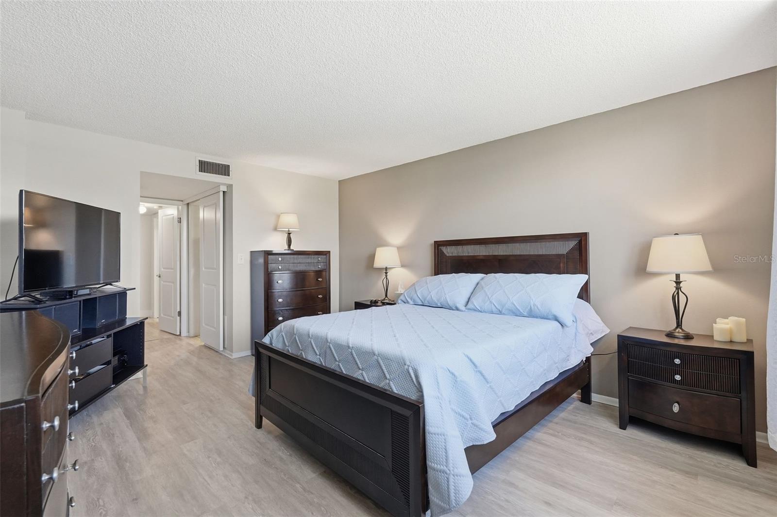 WINSTON PARK NORTHEAST - Residential