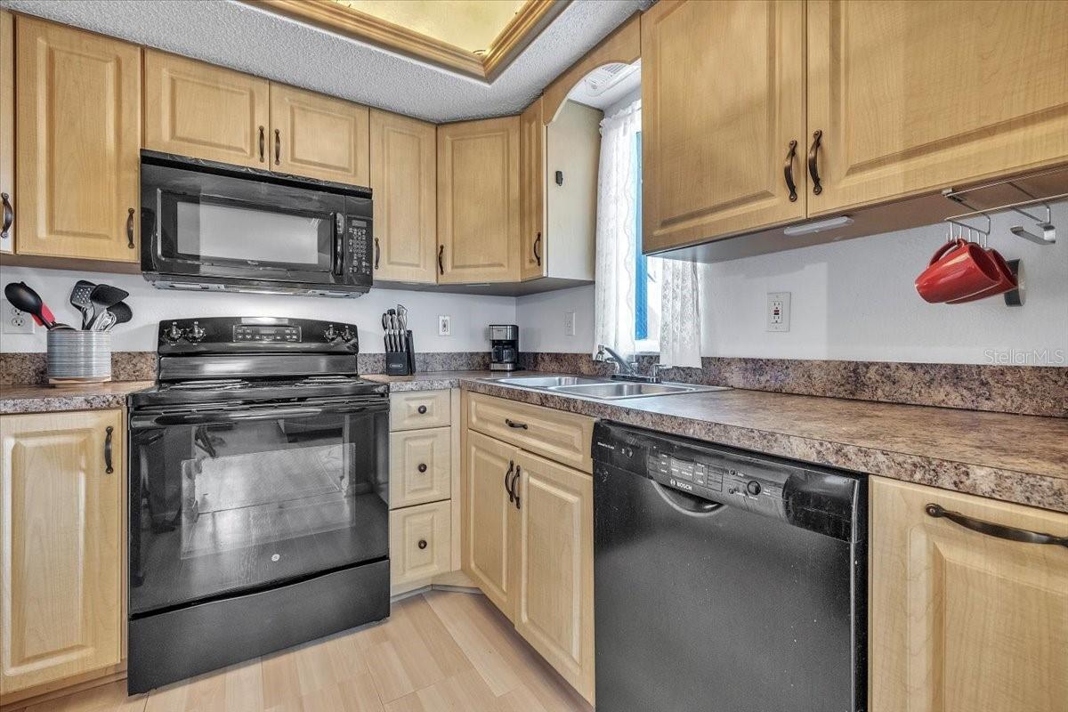 OAKS 04 - Residential