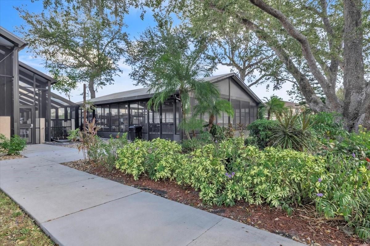 OAKS 04 - Residential