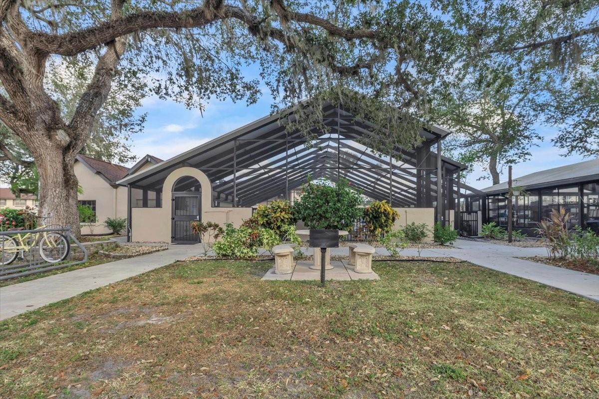 OAKS 04 - Residential