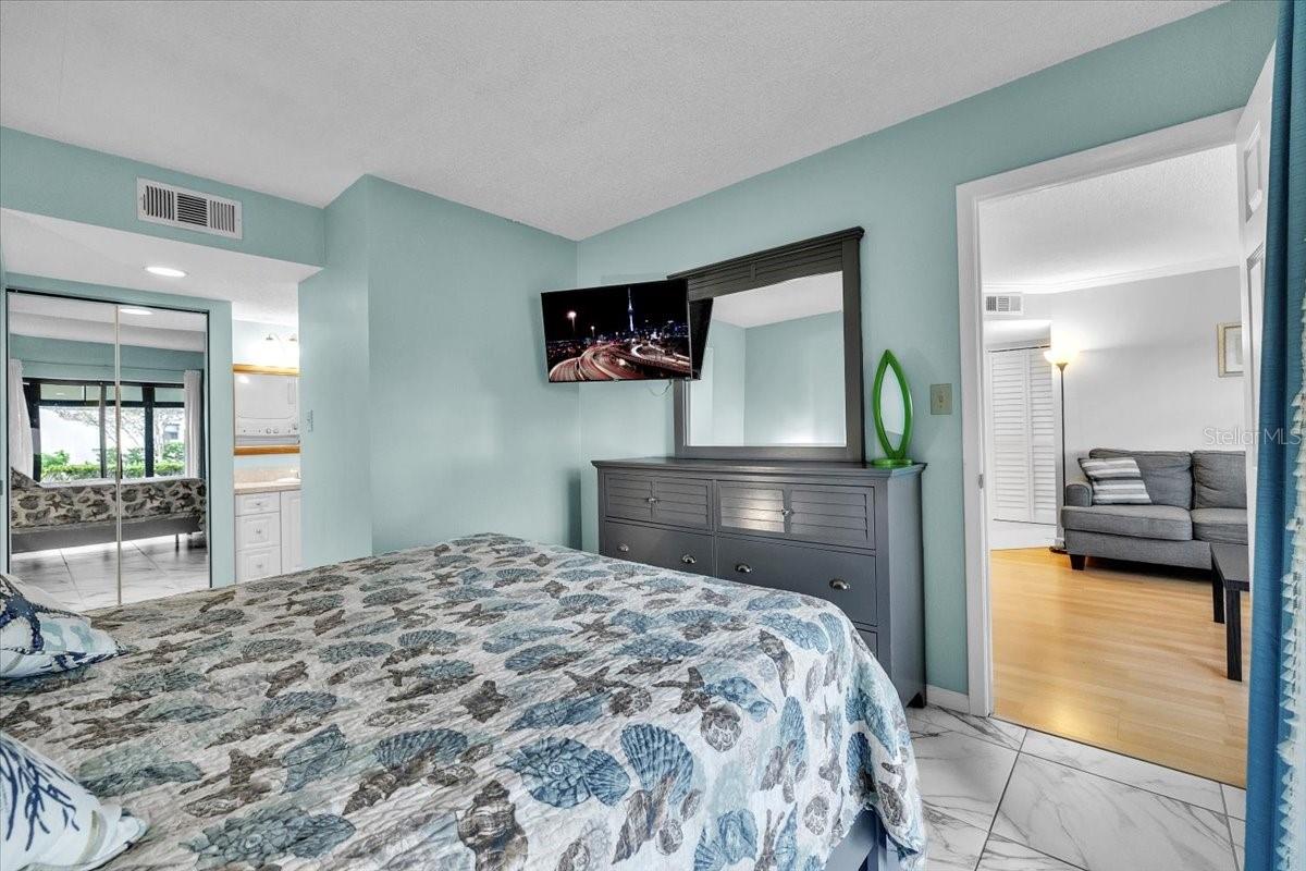 OAKS 04 - Residential