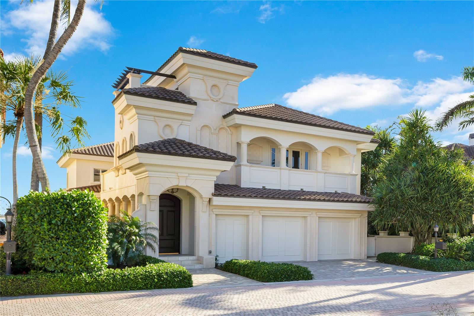 3066 SE ISLAND POINT LANE