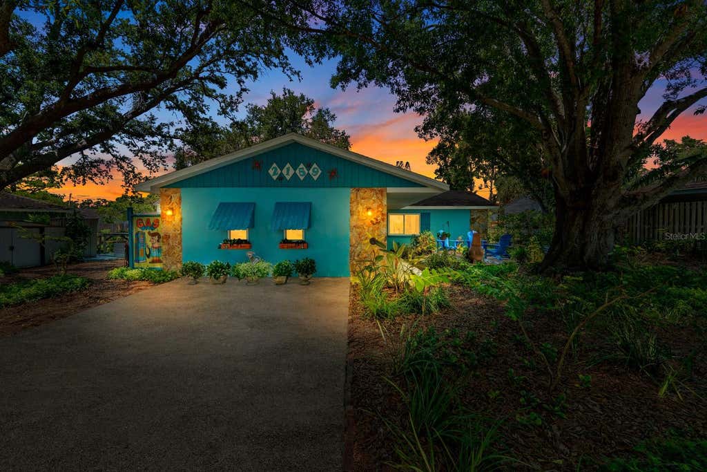 Photo of 2159 Barcelona Way, St Petersburg, FL 33712 (MLS # TB8537885)