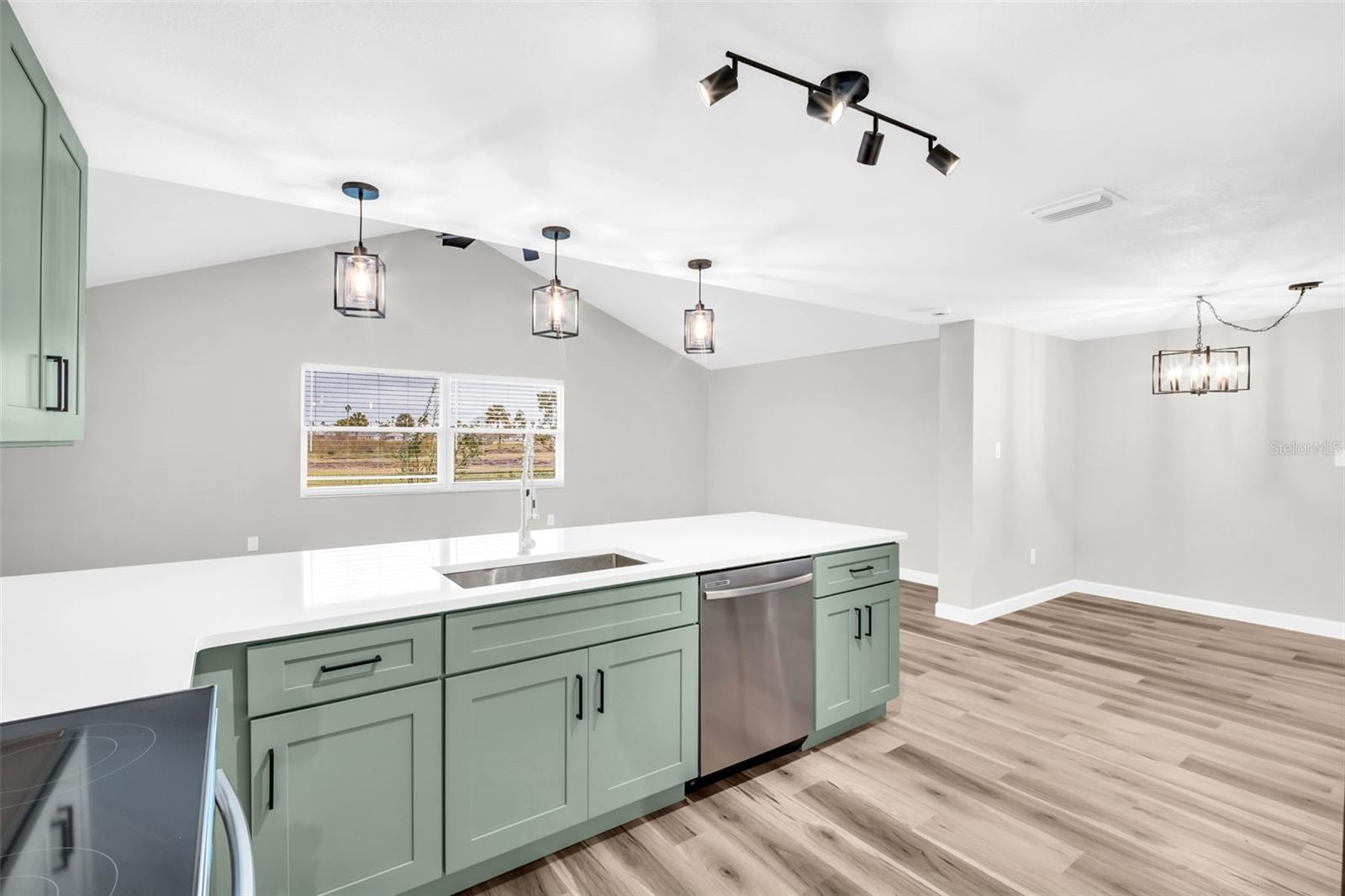 FLOR A MAR SEC C07 ADD 03 - Residential Lease