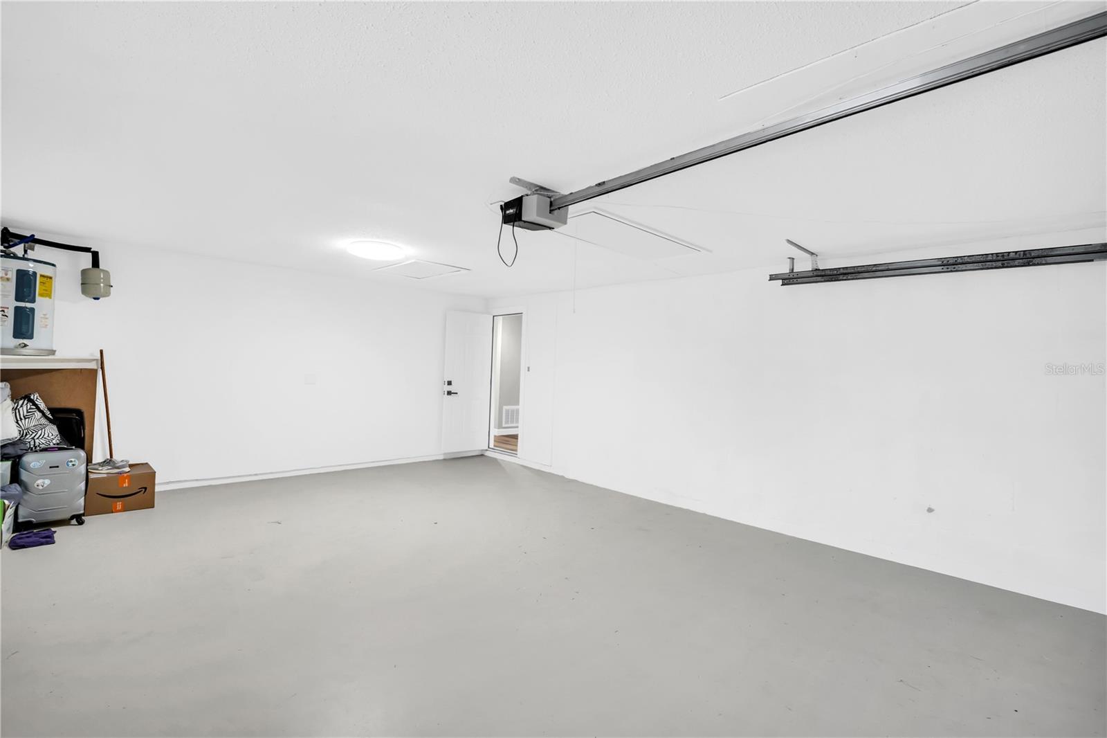 FLOR A MAR SEC C07 ADD 03 - Residential Lease