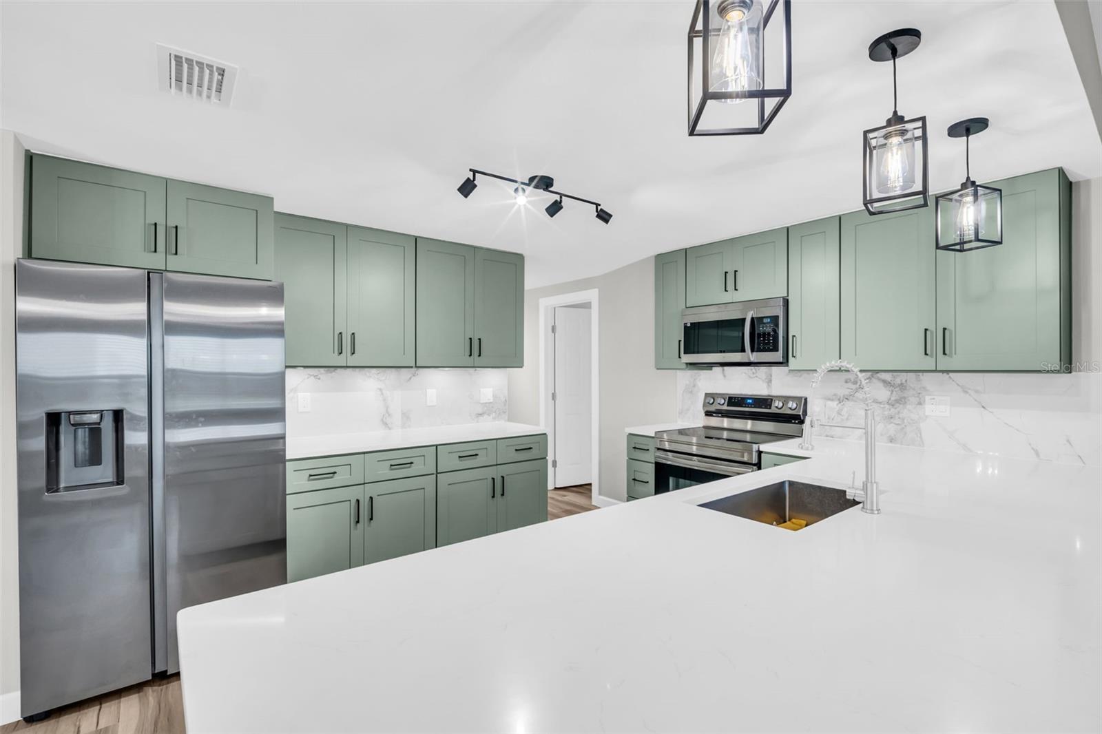 FLOR A MAR SEC C07 ADD 03 - Residential Lease