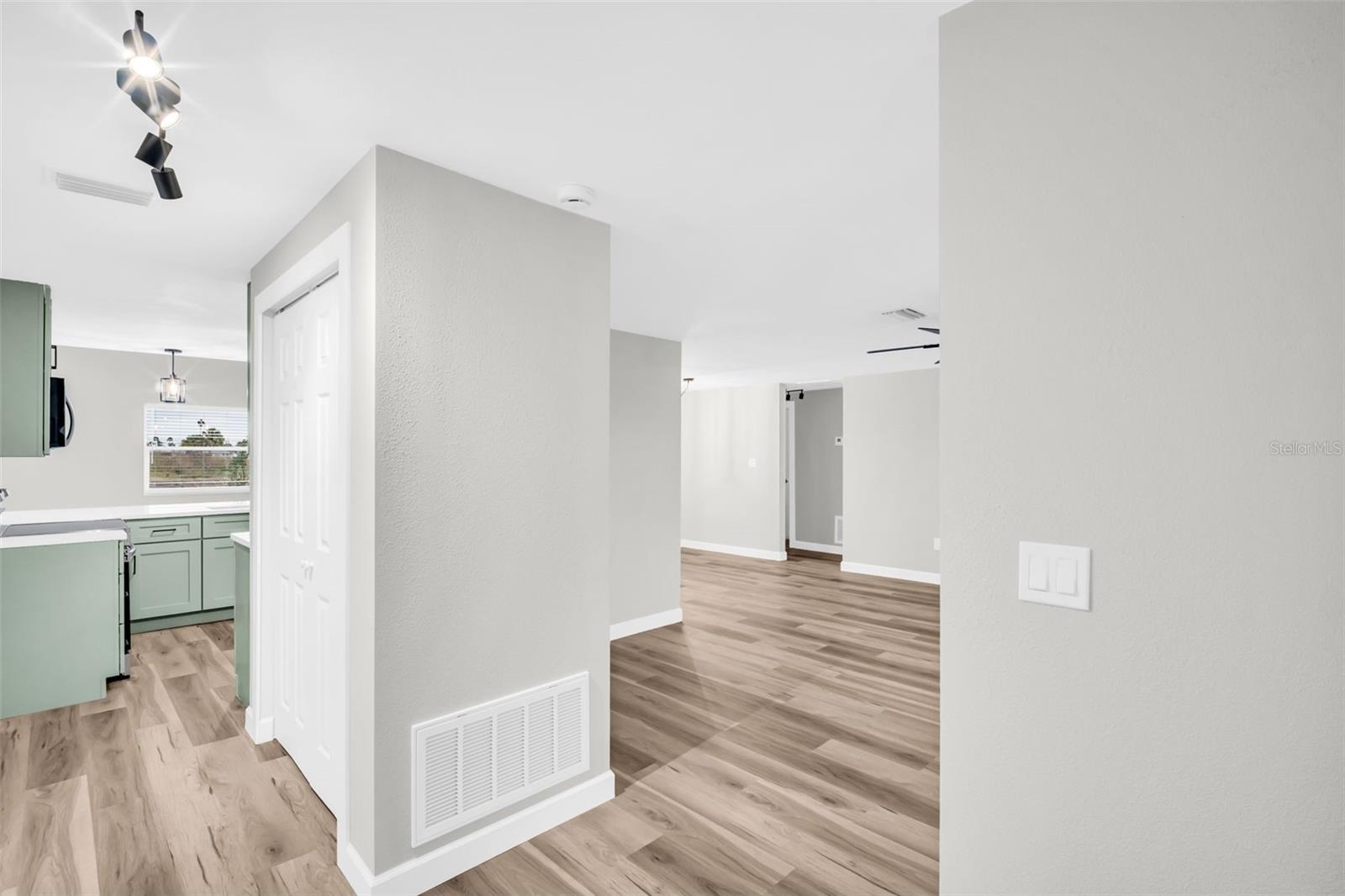 FLOR A MAR SEC C07 ADD 03 - Residential Lease