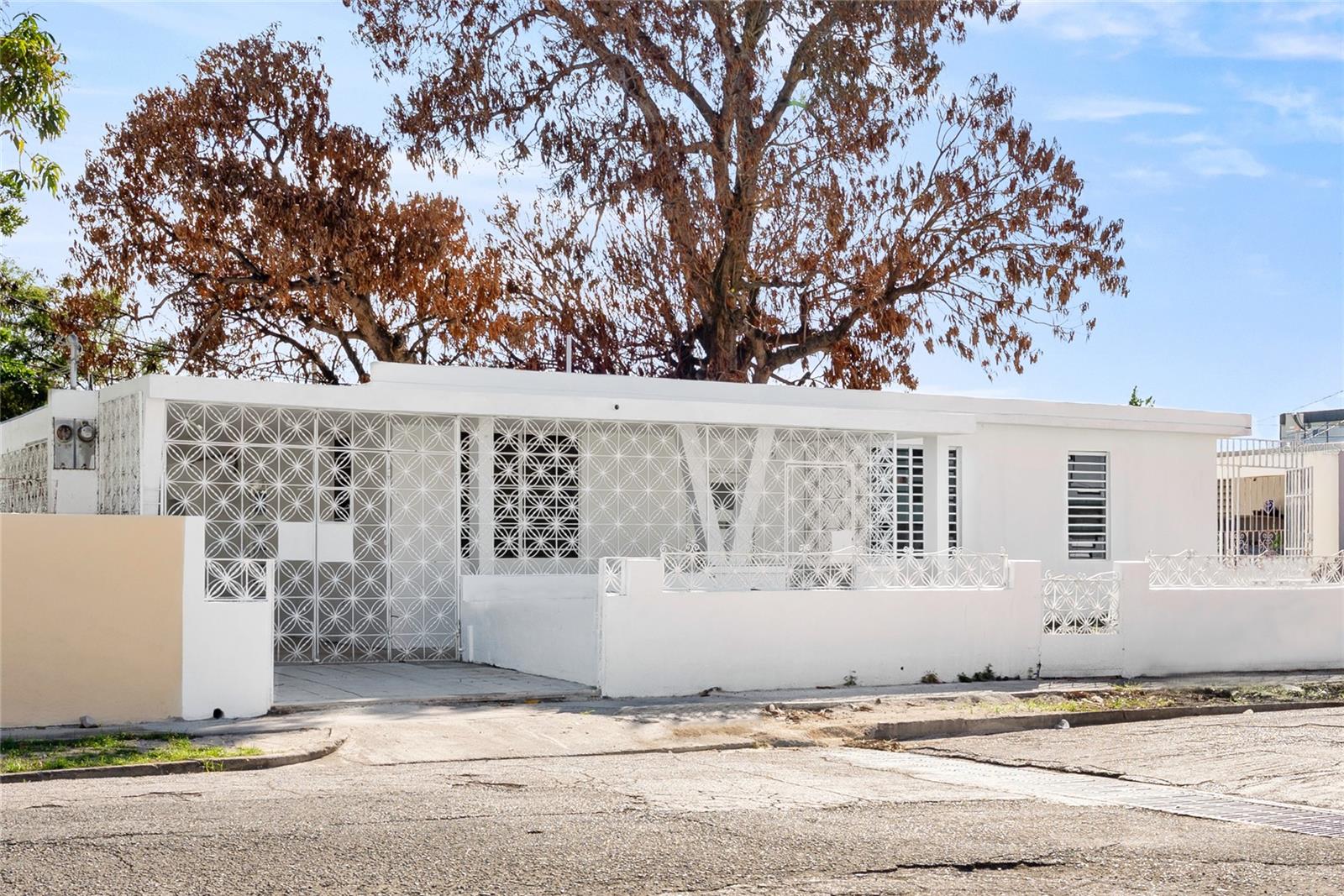 URB. PALO DE PAN - Residential