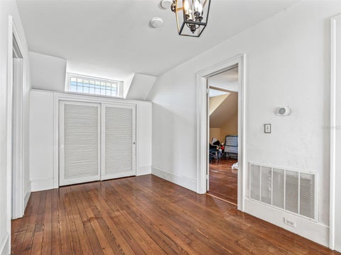 Tiny photo for 511 E Mirror Lake Drive, Fruitland Park, FL 34731 (MLS # G5114834)
