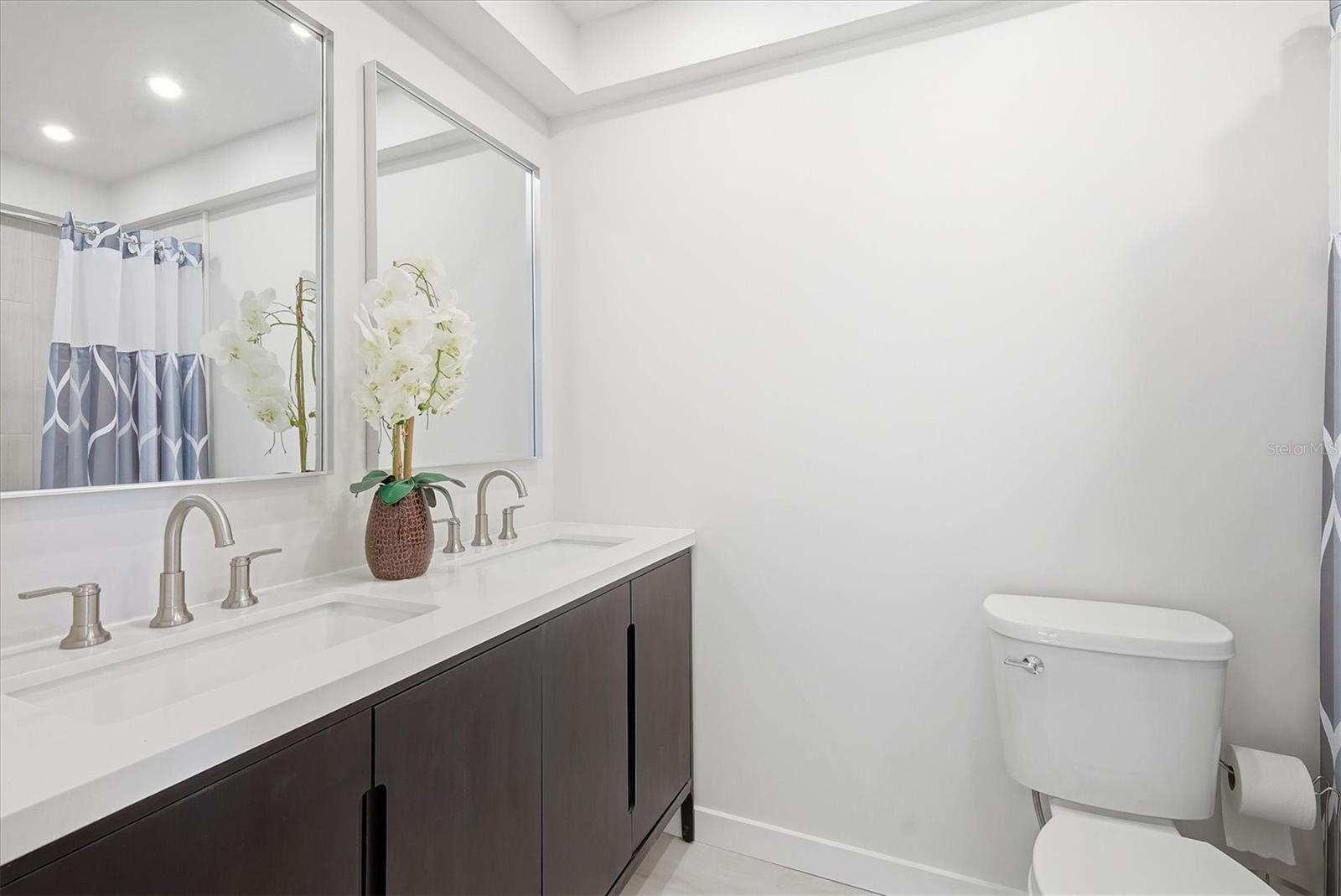 ENGLEWOOD ISLES SUB - Residential